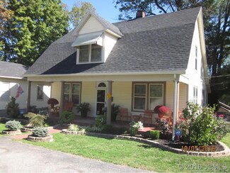 19 Locust St, Hanover, IN 47243