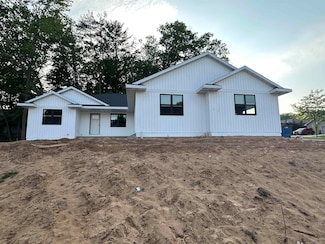 1093 Stordeur Dr, Green Bay, WI 54313