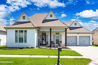 104 Peaceful Hollow Ln, Lafayette, LA 70508
