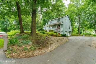 2 Palmer Ave, Ballston Lake, NY 12019