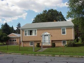 7 Budano Dr, Acushnet, MA 02743