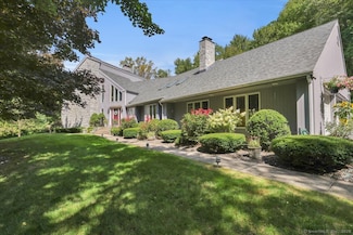 146 Lantern Park Ln S, Southbury, CT 06488