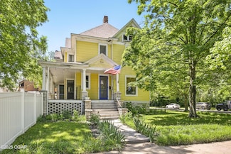 524 W 5th St, Joplin, MO 64801