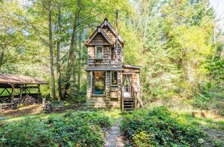 155 N Pheasant Run Rd, Coupeville, WA 98239