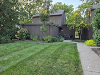 20 Westbury Ct, Ann Arbor, MI 48105