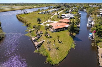 1107 E Anchor Ln, Moore Haven, FL 33471
