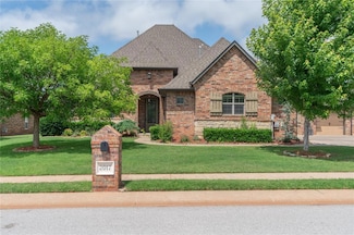 2017 Pembroke Ln, Edmond, OK 73003