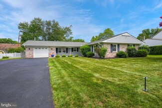 13216 Pennypacker Ln, Fairfax, VA 22033