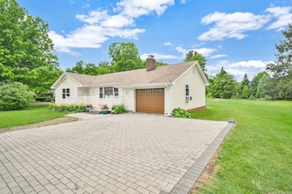 77 Burnham Rd, Avon, CT 06001