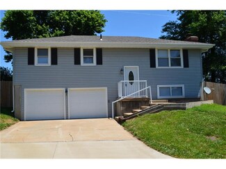 1206 Franklin Dr, Weston, MO 64098