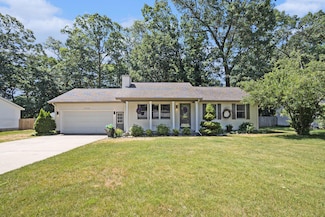 15228 Arborwood Dr, Grand Haven, MI 49417
