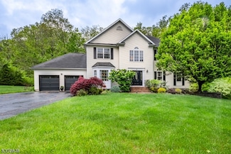 8 Andrea Ct, Budd Lake, NJ 07828