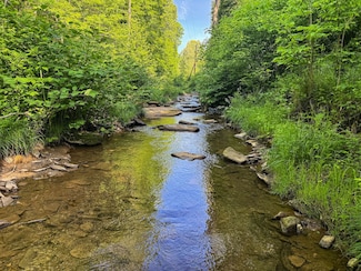 Rd, Worthington, WV 26572