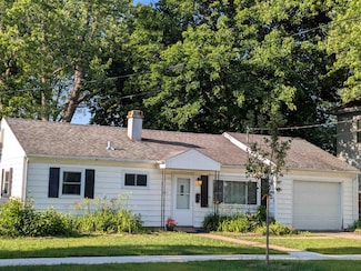 824 W South St, Stoughton, WI 53589