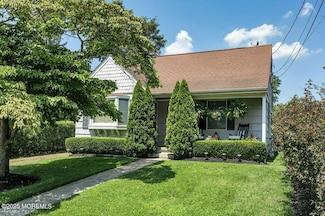 23 Jackson St, Fair Haven, NJ 07704