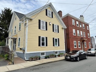 29 Carlton St Unit 2, Salem, MA 01970