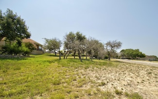 2004 Valencia Dr N Unit 82, Kerrville, TX 78028