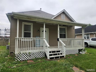 617 N 2nd St, Dupo, IL 62239