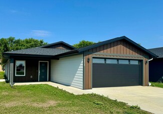 213 34th Ave W, Spencer, IA 51301