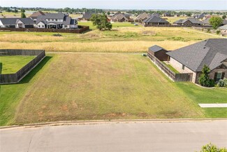 2001 Pinnacle Dr, Weatherford, OK 73096