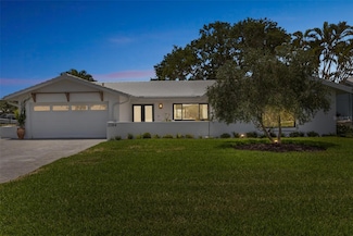 2084 Massachusetts Ave NE, Saint Petersburg, FL 33703