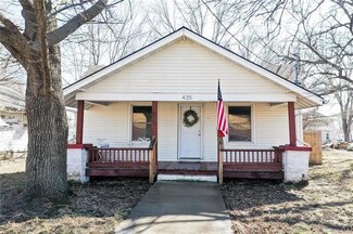 435 W Pacific Ave, Osawatomie, KS 66064