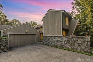 18 Locust Hill Rd, Cincinnati, OH 45245