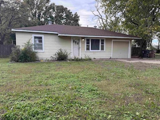 307 N Hutchinson St, Haven, KS 67543