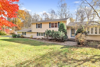 91 Harvester Rd, Monroe, CT 06468