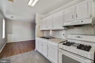1726 W 8th St, Wilmington, DE 19805