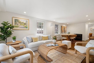 21 Branch St, Boston, MA 02108