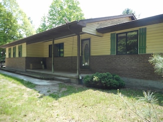 2575 W Huron Rd, Standish, MI 48658