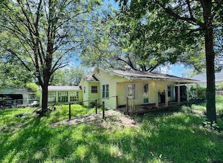 515 E Elm St, Canton, TX 75103
