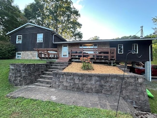 819 McCalmont St, Franklin, PA 16323
