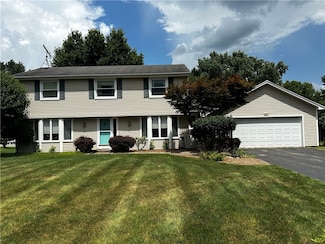 37 Concord Dr, Pittsford, NY 14534
