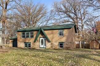30 Knollwood St W, Annandale, MN 55302