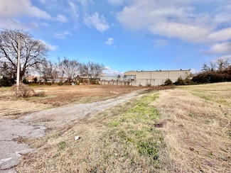 1423 Bates St, Batesville, AR 72501