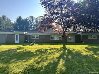 205 Sterling Dr, Lapeer, MI 48446