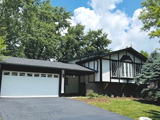 434 Galahad Rd, Bolingbrook, IL 60440