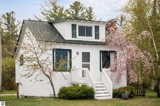 5434 W Macfarlane Rd, Glen Arbor, MI 49636