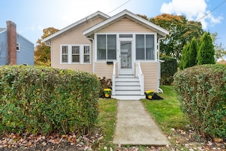 9 Wright St, South Weymouth, MA 02190