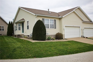 1201 Chaucer Cir, Akron, OH 44312