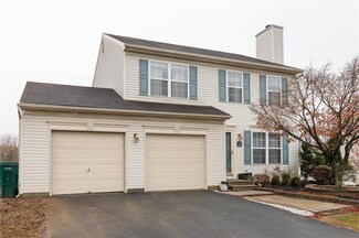 136 Ridgeline Ln, Easton, PA 18045