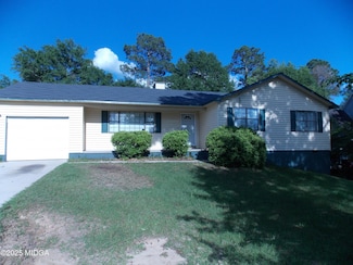 5810 Bloomfield Rd, Macon, GA 31206