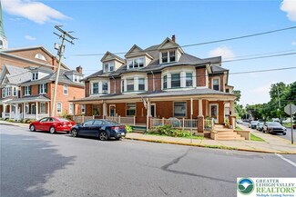23 W Center St, Nazareth, PA 18064