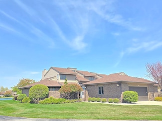 2707 Inverness Dr, Bay City, MI 48706