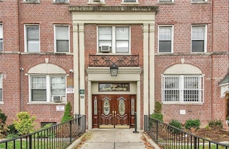 1 S Broadway Unit 4M, White Plains, NY 10601