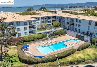 5 Admiral Dr Unit F310, Emeryville, CA 94608