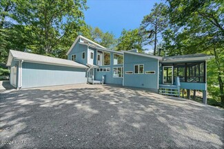 125 Basswood Ln E, Hawley, PA 18428