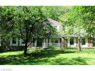 7589 Saddleback Ln, Gates Mills, OH 44040